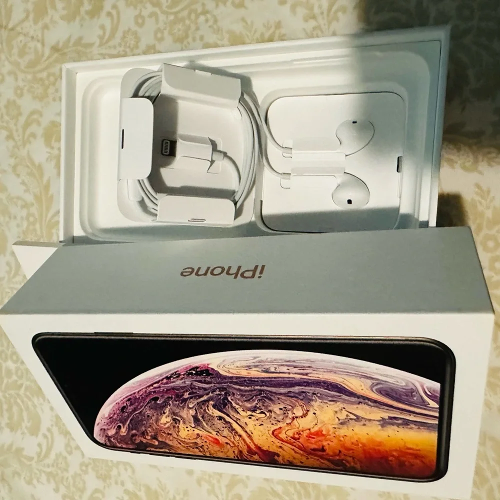 Apple iPhone XS Box only with unused headphone-White and Gold
